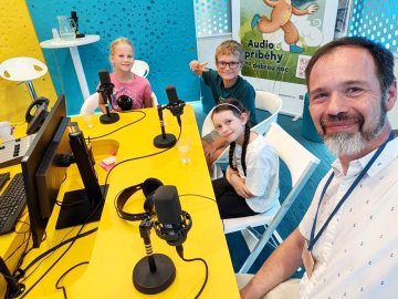 Draci z Beskyd v RÁDIU JUNIOR. A s nimi tři malí čtenáři